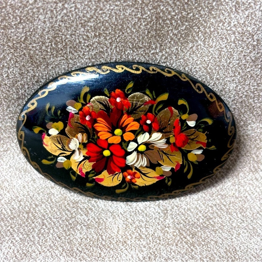 Vintage Russian Lacquer Palekh Hand Painted Floral Oval Brooch & Signed